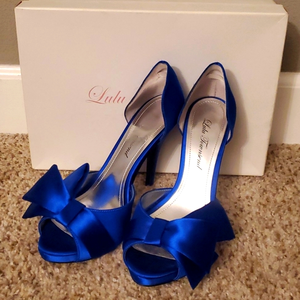 Size 8 Lulu Townsend Bailey Peep Toe Pump with Bow Detail in Blue